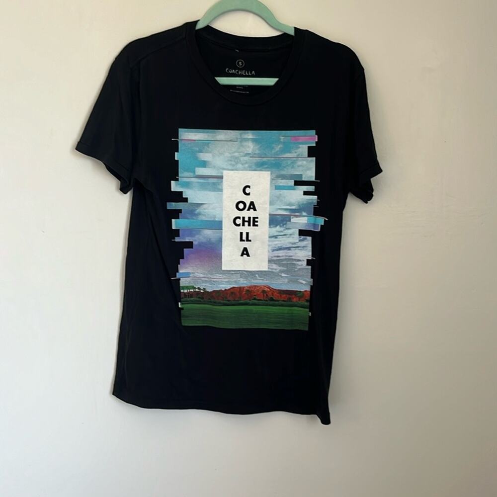 Coachella tee. Size Small